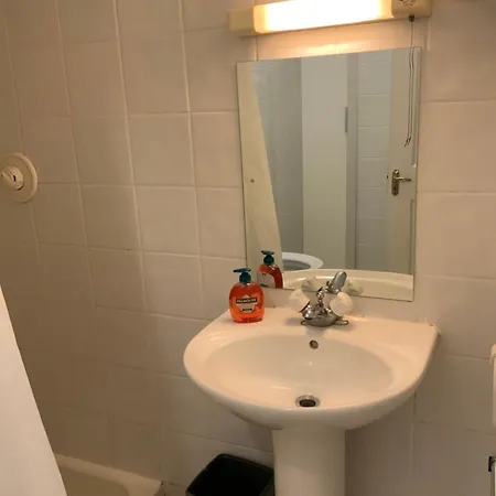 Апартаменты Quite And Cozy 2 Bedroom